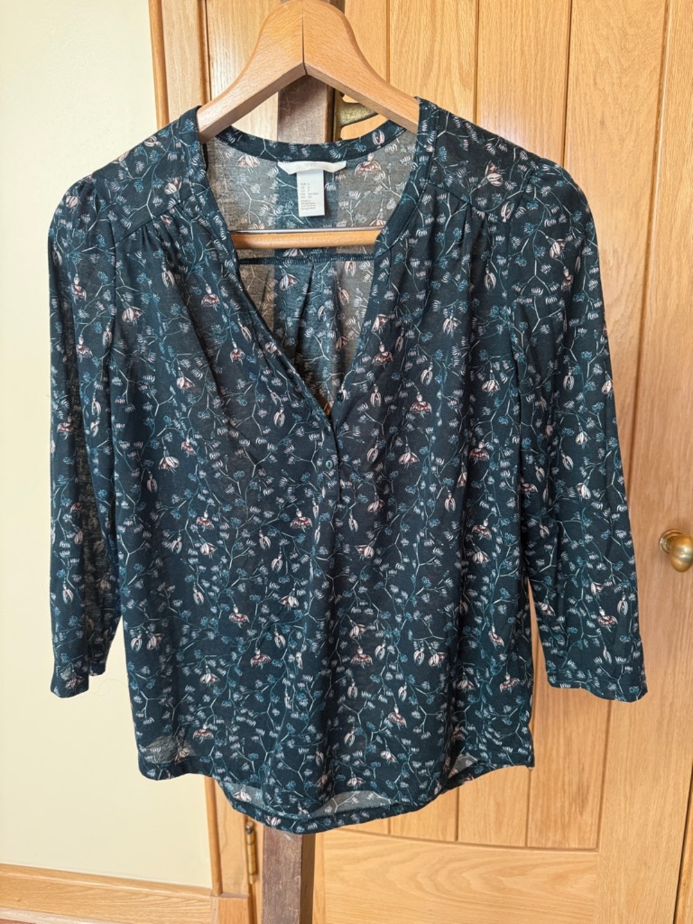 H&M Dark Green Floral V-Neck Blouse